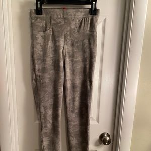 Spanx camo leggings size small
